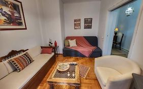 Ilyssos - Boho Stylish Apt- Hilton Area Athens